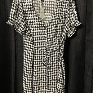 Forever 21+ Super Cute New W Tag Dress, Black And White Houndstooth Size 0X ￼